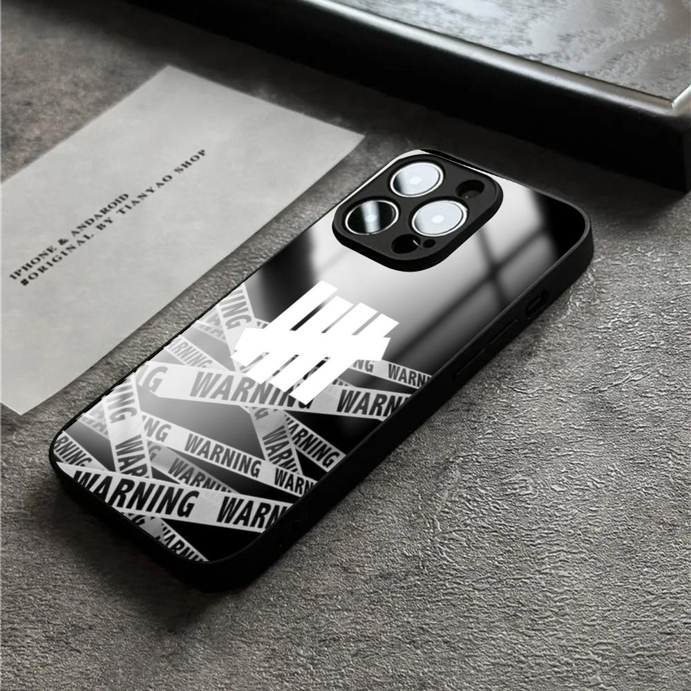 Modne, stylowe etui na telefon – Magnetic Phone Case recenzja i cena